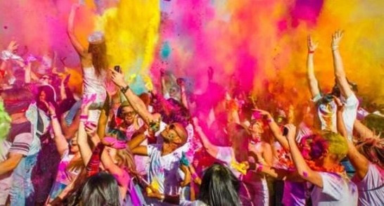 रंगहरूको पर्व होली आज तराई–मधेशका जिल्लाहरूमा विभिन्न कार्यक्रमका साथ मनाइँदै