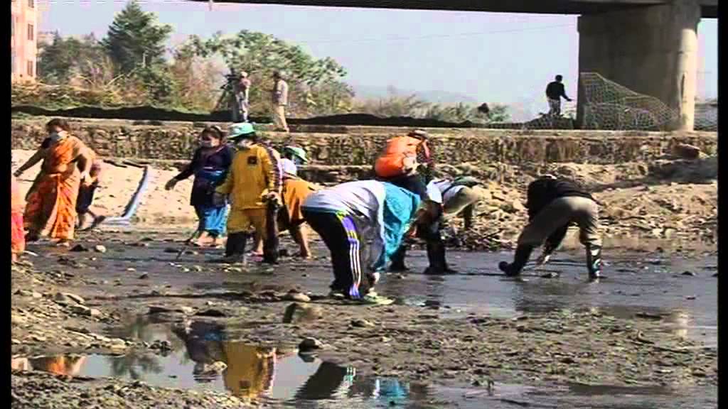 नदी सफाइ गरी ३० मेट्रिकटन फोहर व्यवस्थापन