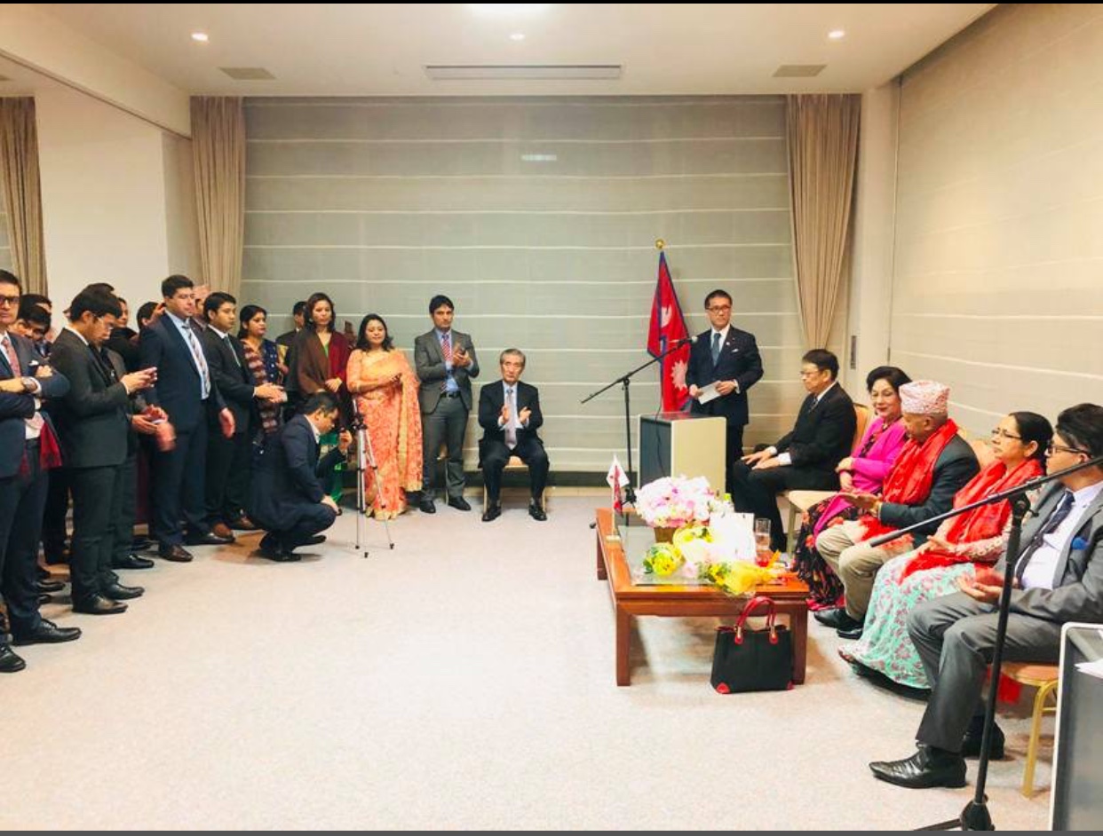 नेपालमा लगानी भित्र्याउन परराष्ट्रमन्त्री ज्ञवालीको जोड,मन्त्री पत्निले गरिन कृति बिमोचन